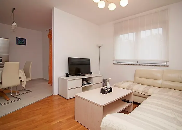 In - Istrien 11082 * Pola